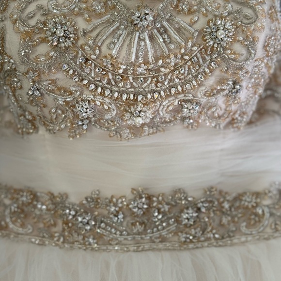 Casablanca Bridal Gown - Picture 5 of 16